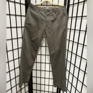 Classic GAP khakis Men's Straight fit Olive
